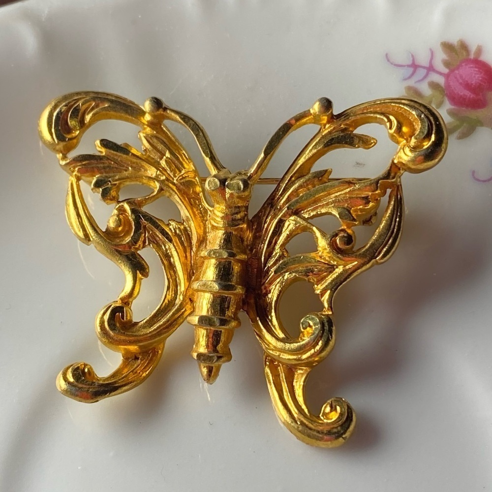Monarch Butterfly Brooch Gold Tone Unmarked